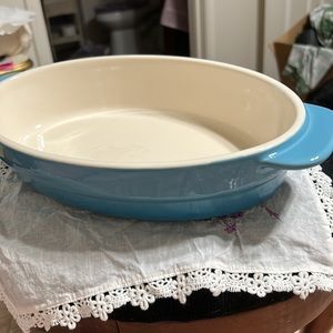 Beautiful Oval 1.5qt  Graduate Turquoise Coloured Brand New Baking Dish !!